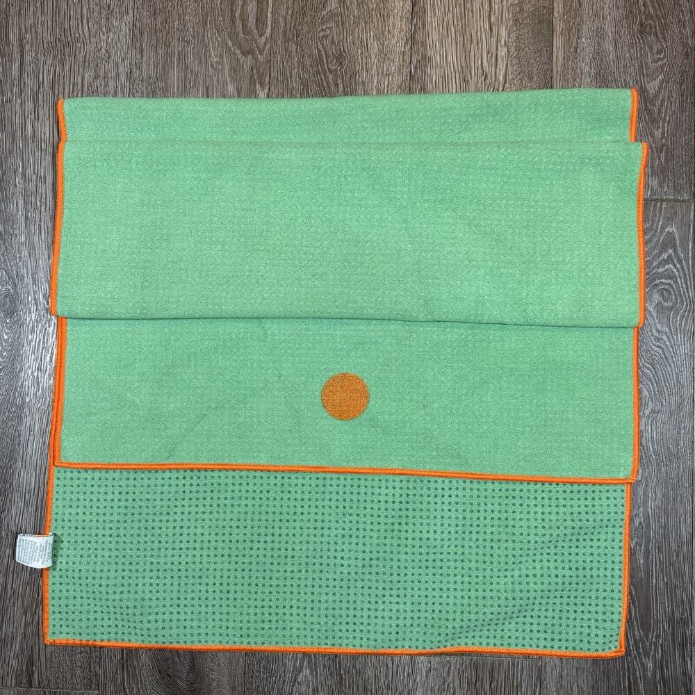 Skidless YogaToes Yoga Towel Green Orange Non Slip Hot Yoga Grip 24 X 68